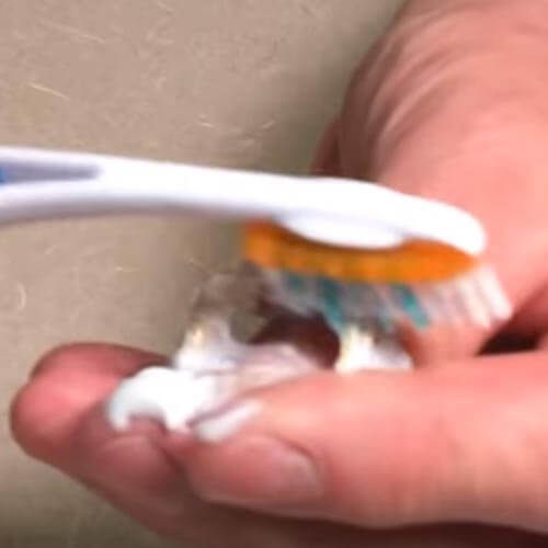 toothpaste for gold jewelry cleaning